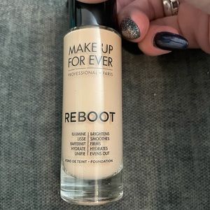 Make up forever, reboot, foundation